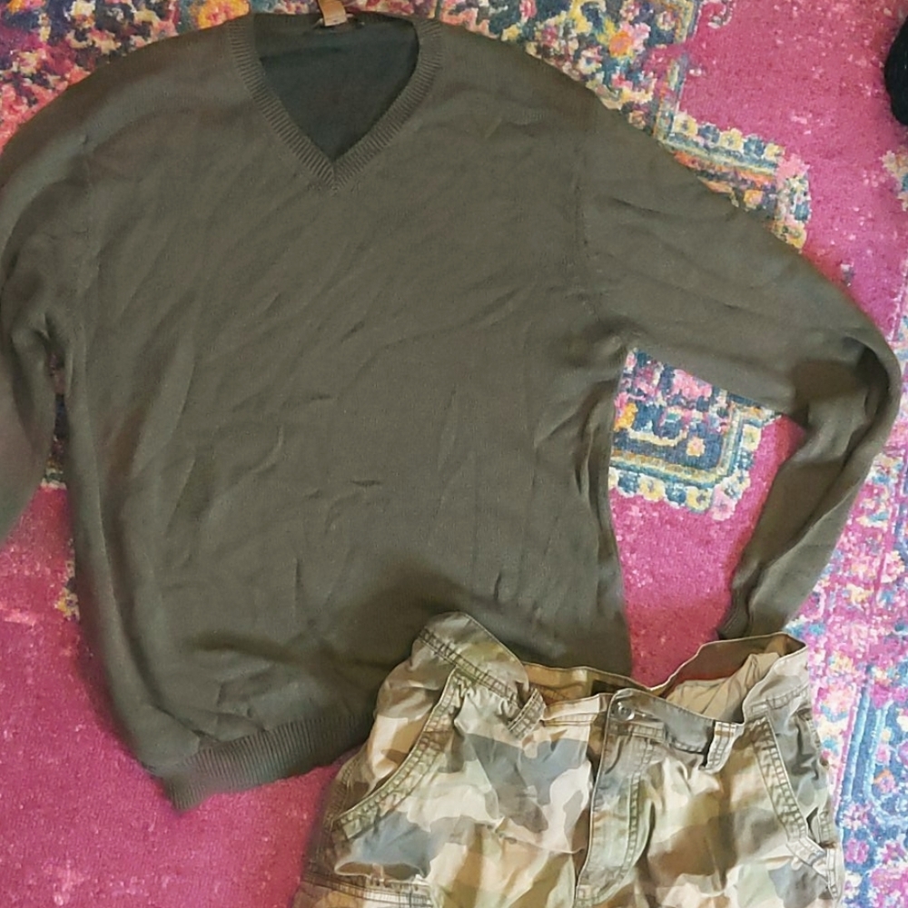 V neck sweater
